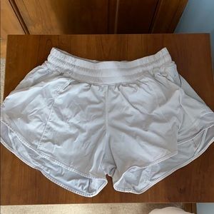 white hotty hot 4’ shorts